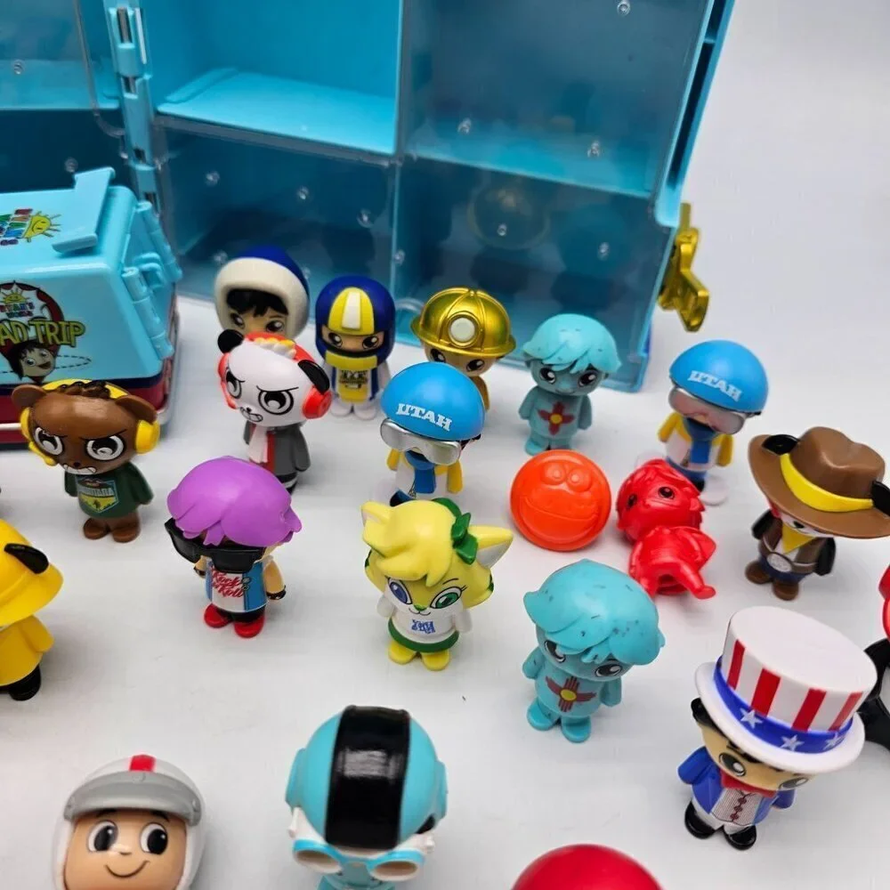 2020 Ryan's World Miniature Collectible Figures With Carrying Case Toy Van USED